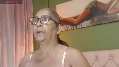renata_milf_ online show from September 16, 11:56 am