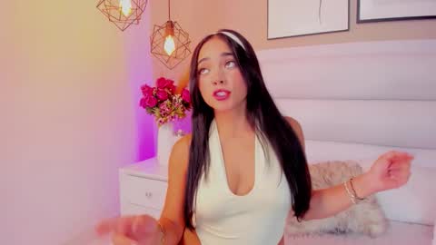 Renata Vale28 online show from March 2, 7:31 pm