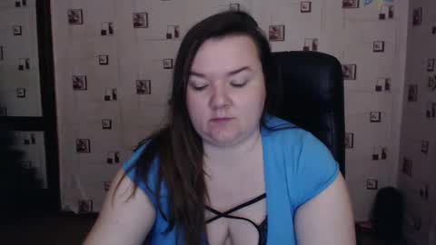 renataoia online show from January 31, 7:08 pm