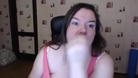 renataoia online show from December 8, 3:02 pm