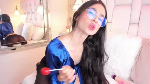 Renata Oviedo online show from June 7, 12:05 am
