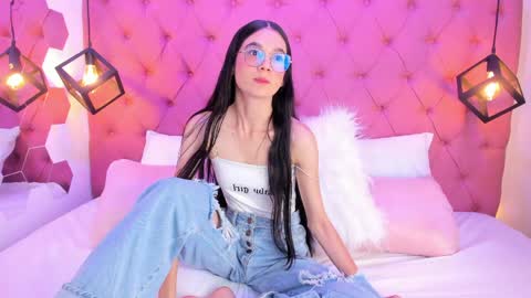 Renata Oviedo online show from April 23, 11:28 pm
