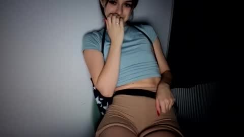 renee_loah online show from October 31, 10:54 pm