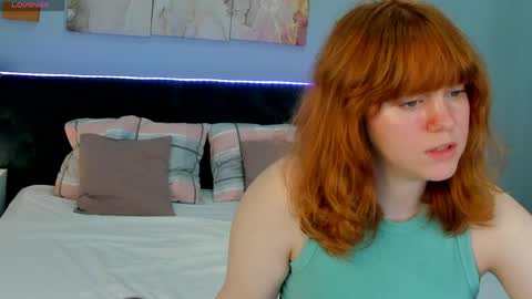 reneefoxy_ online show from June 10, 1:38 am