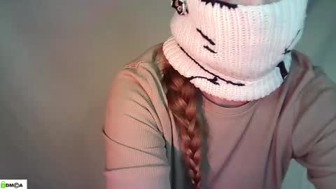 Renesme White Im here from Monday to Friday online show from May 11, 2:51 am