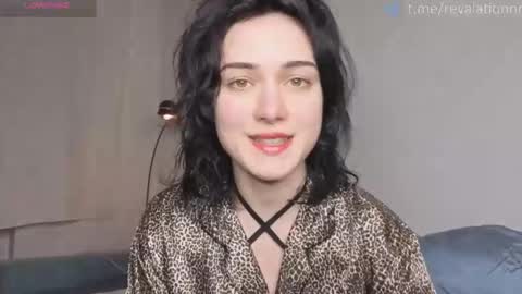 Ewiwi online show from March 22, 4:33 pm