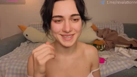 Ewiwi online show from December 18, 6:14 pm