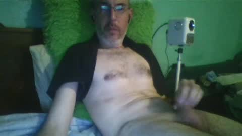 reyes_albert2006 online show from December 2, 6:46 am