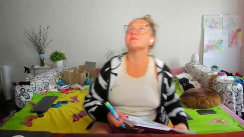 Anna - not anna - right Anna  online show from October 10, 1:17 pm