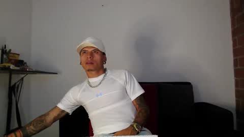 Snapshot of rickgraim chatting on October 5, 11:34 pm rickgraim online show from October 5, 11:34 pm