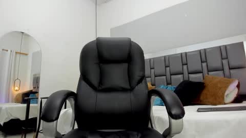 Ricky  online show from December 1, 9:02 pm