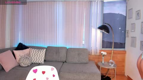 Riley leen online show from February 16, 1:38 pm