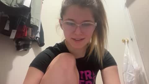 riley_ray69 online show from February 18, 3:34 pm