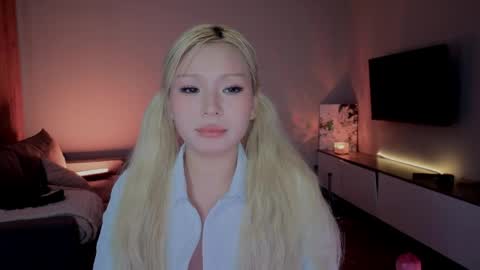 rileymee online show from April 9, 5:11 am