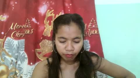 Snapshot of rinah856024 chatting on February 22, 12:18 pm rinah856024 online show from February 22, 12:18 pm