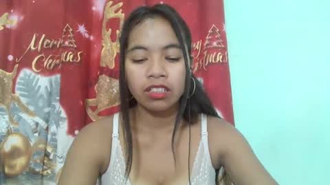 Snapshot of rinah856024 chatting on March 6, 7:36 am rinah856024 online show from March 6, 7:36 am