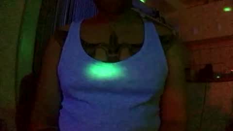 Snapshot of riod_rainforest_1983 chatting on November 1, 9:36 pm Rotrigo online show from November 1, 9:36 pm