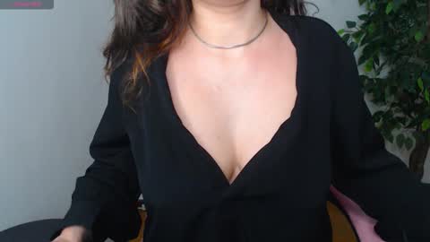 Ripe cherries online show from September 22, 8:13 pm