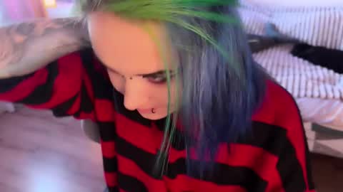   DianaBrite            fansl y online show from October 3, 1:52 pm