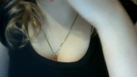 RiveraMaureen online show from February 18, 11:41 pm