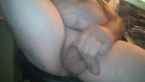 rlevey33 online show from October 18, 12:31 pm