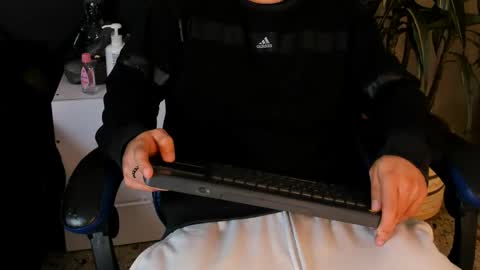 Roan Birkin online show from April 12, 7:29 pm