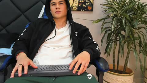 Roan Birkin online show from April 9, 7:08 pm