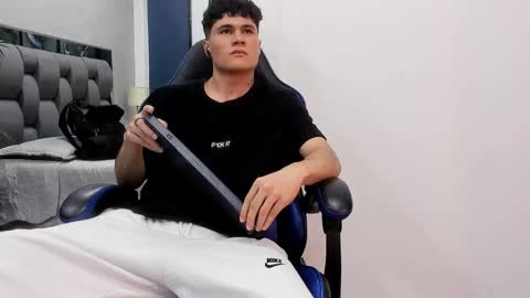 Roan Birkin online show from October 16, 1:05 am