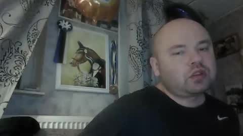 rob18997 online show from November 13, 10:23 pm