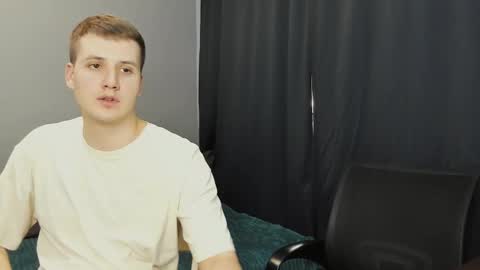 Lisa and Robert  i am online all days 900 am GMT3   online show from February 15, 4:58 am