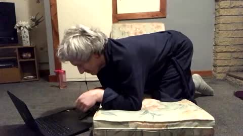 Robert online show from February 4, 3:22 am