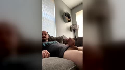 robertmichael1093 online show from April 24, 6:54 pm