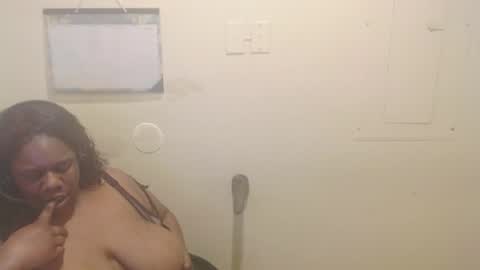 robertswhitney52 online show from October 3, 2:14 pm