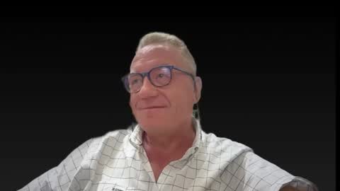 RobertTheRabbit online show from December 3, 3:34 pm