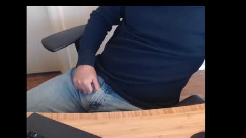 robidan6923 online show from December 2, 2:47 pm