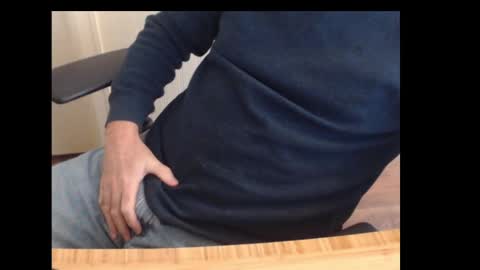 robidan6923 online show from December 3, 6:33 pm