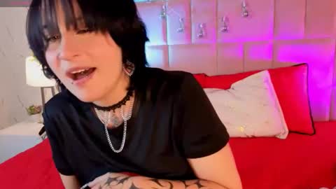 robin D online show from April 19, 6:10 pm