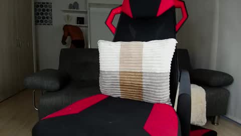 roby_millerr online show from March 26, 11:10 pm