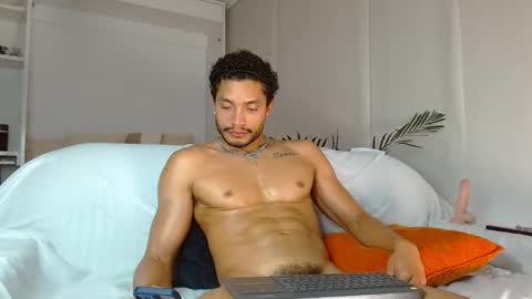 roby_millerr online show from February 27, 9:36 pm