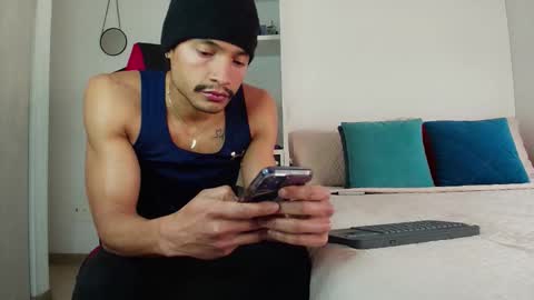 roby_millerr online show from November 4, 7:59 pm