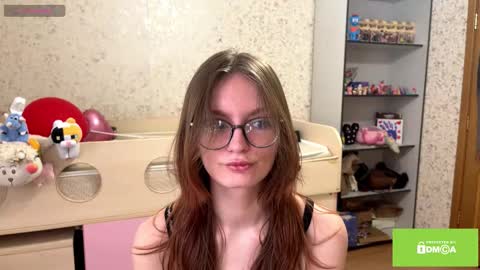 robynsentinella online show from March 2, 2:38 am