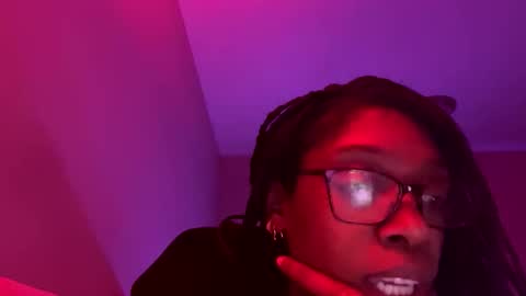 robynthegoddess online show from March 29, 2:35 am