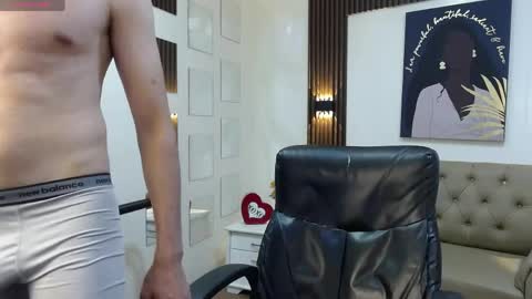 Roccoallegeri online show from April 10, 5:50 pm