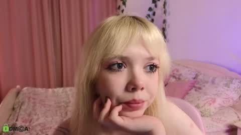 rochelle_dolly online show from April 17, 10:45 pm