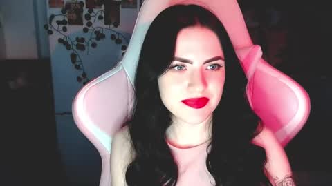 Sophie  online show from February 9, 4:40 pm