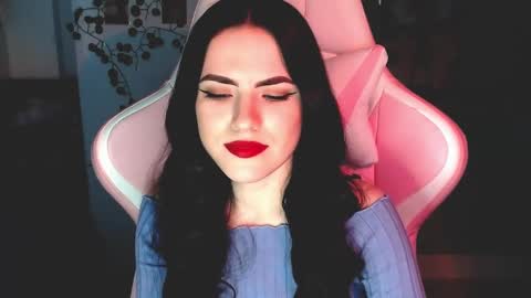 Sophie  online show from February 6, 1:43 pm