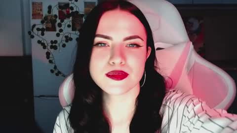 Sophie  online show from March 5, 4:57 pm