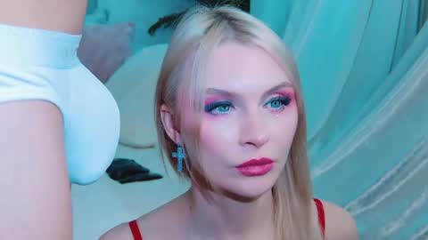 Lina and Den online show from April 17, 8:50 am