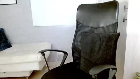 Snapshot of rogers_p chatting on December 18, 8:57 pm Rogers online show from December 18, 8:57 pm