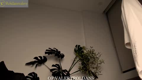 Snapshot of roldansvalery chatting on March 3, 4:47 am Valery Roldans online show from March 3, 4:47 am
